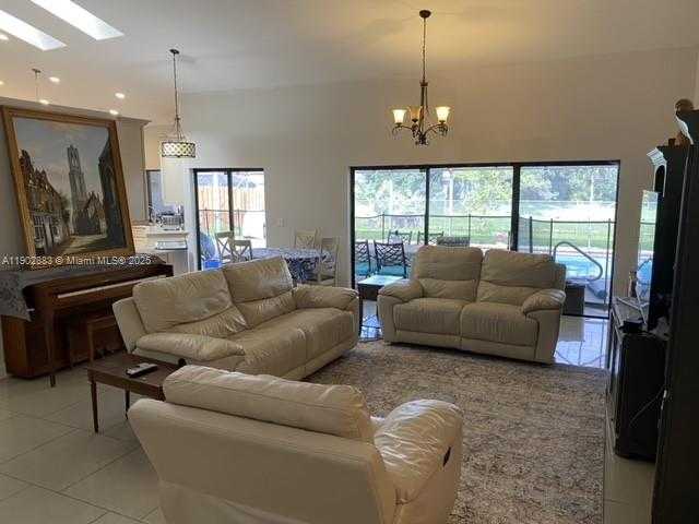 Imagen de Pequeño Objeto