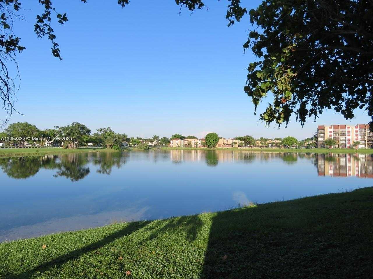 Small Image of 10060 NORTH WEST 9TH ST CIR #20, Miami Number 27