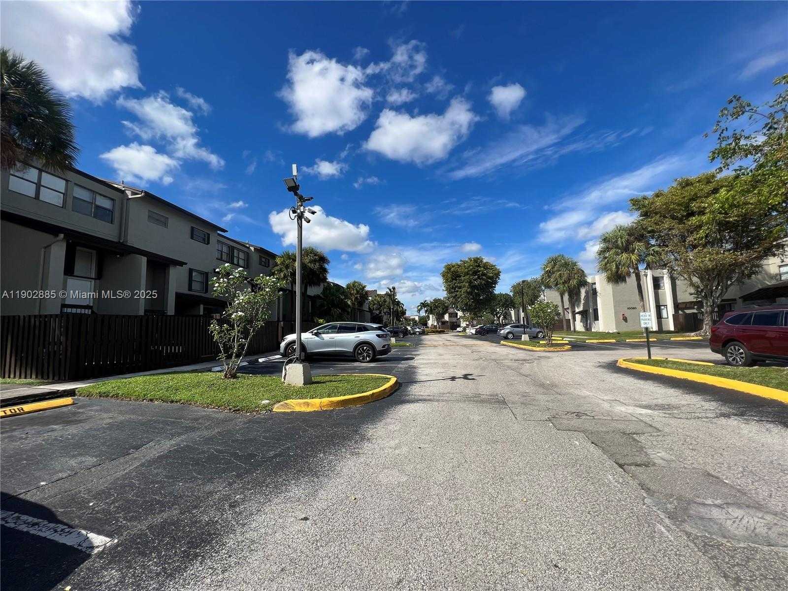 Small Image of 10060 NORTH WEST 9TH ST CIR #20, Miami Number 36