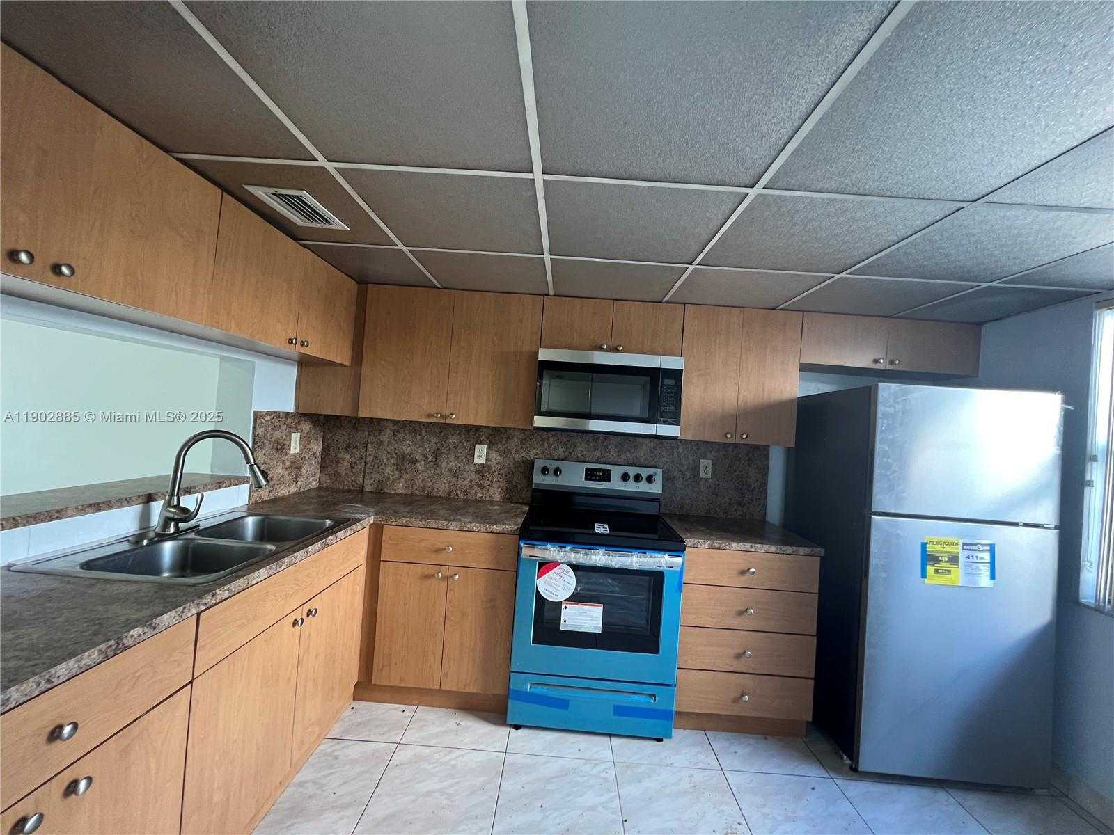 Small Image of 10060 NORTH WEST 9TH ST CIR #20, Miami Number 6