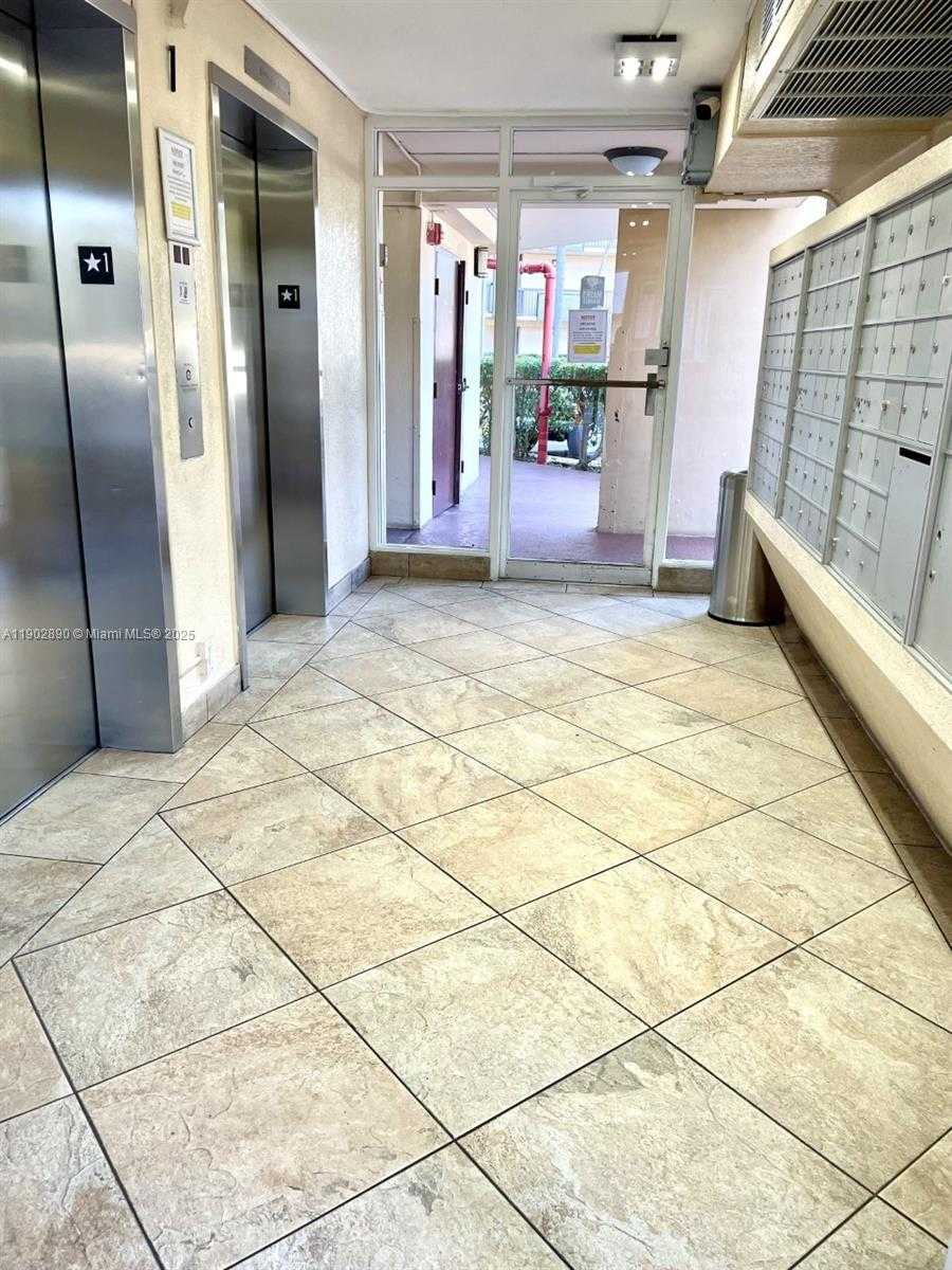 Small Image of 3301 NORTH COUNTRY CLUB DR #309, Aventura Number 12