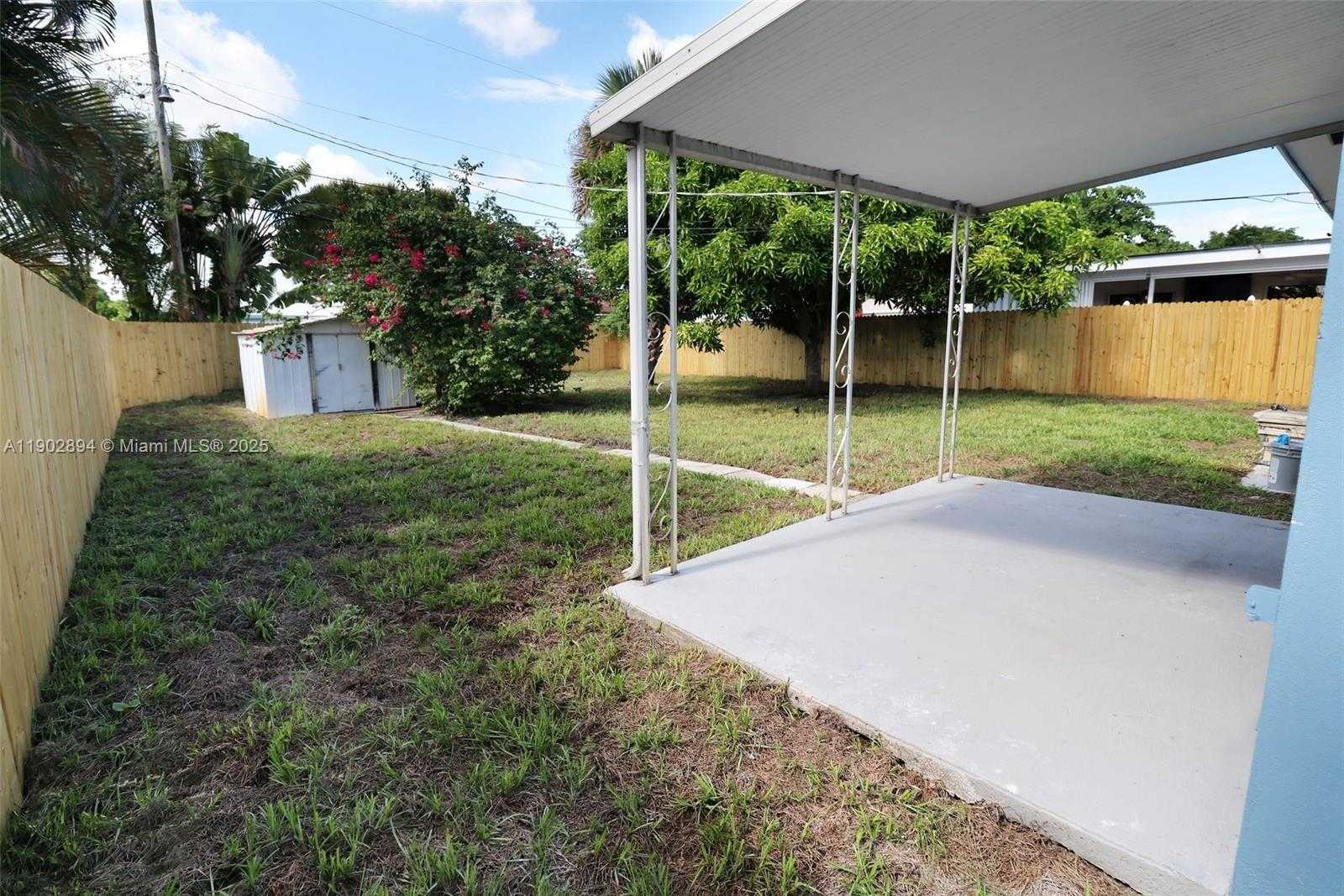 Imagen de Pequeño Objeto