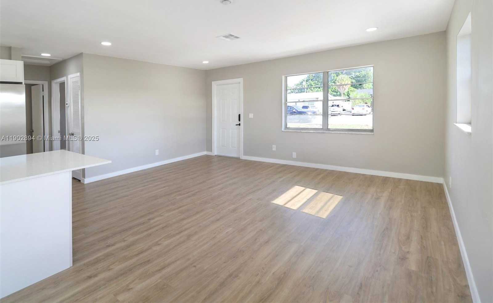 Imagen de Pequeño Objeto