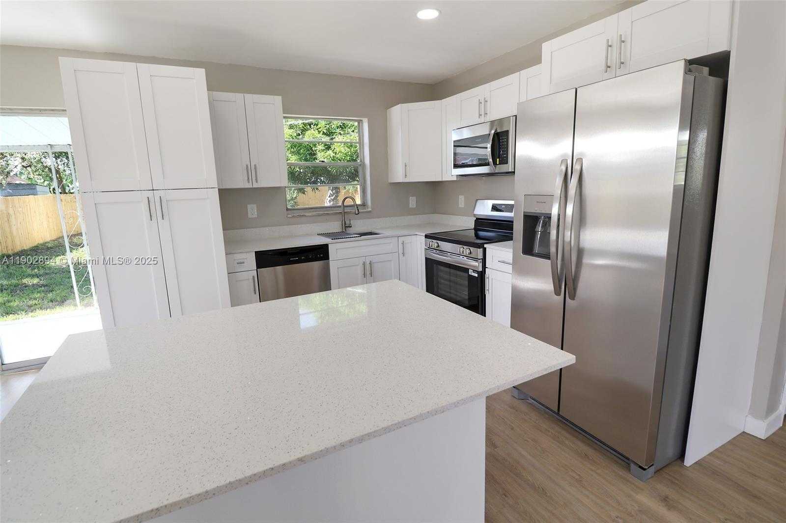 Imagen de Pequeño Objeto