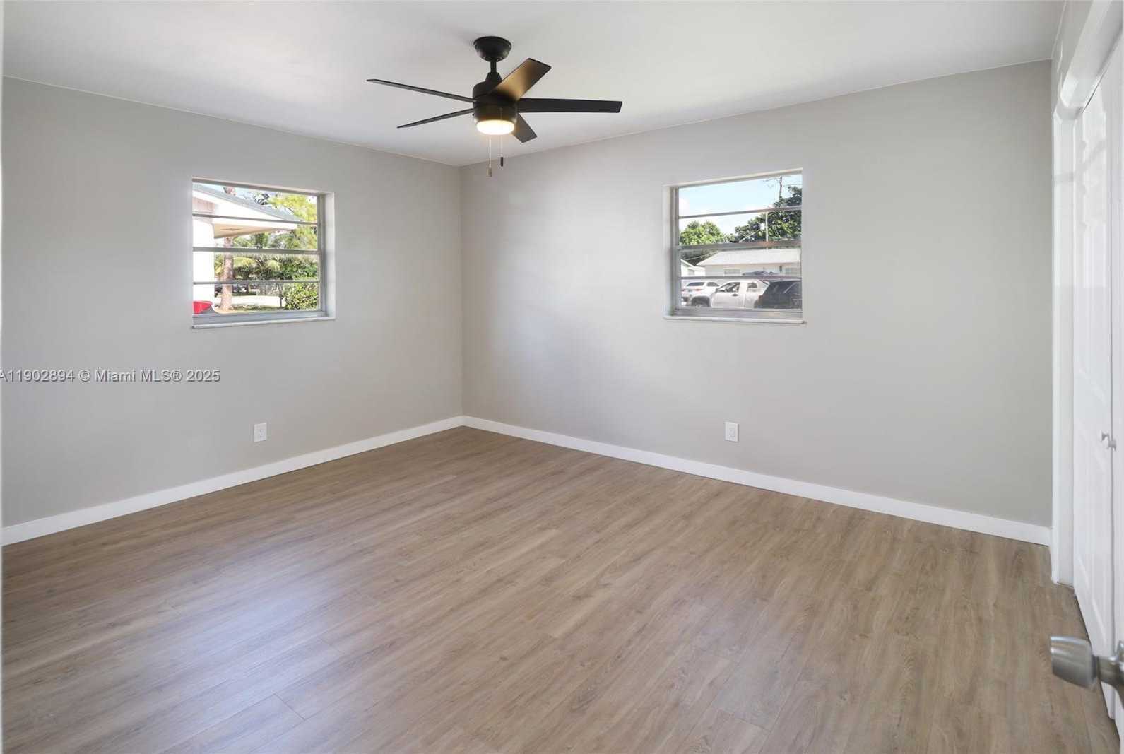 Imagen de Pequeño Objeto