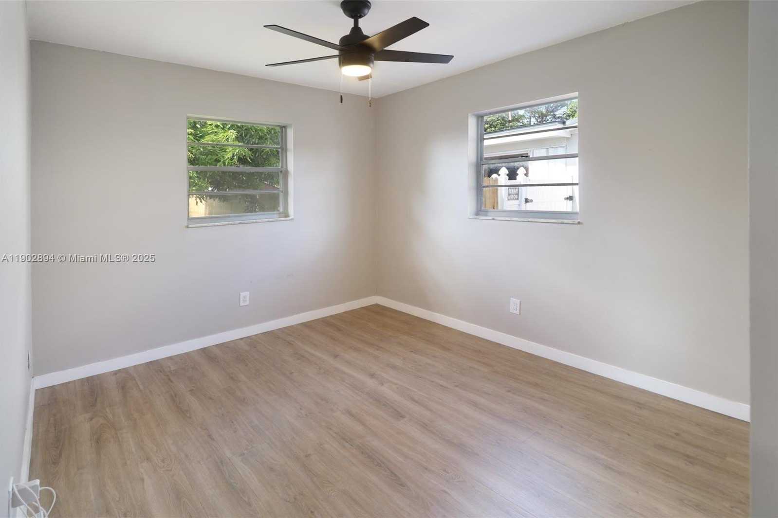 Imagen de Pequeño Objeto