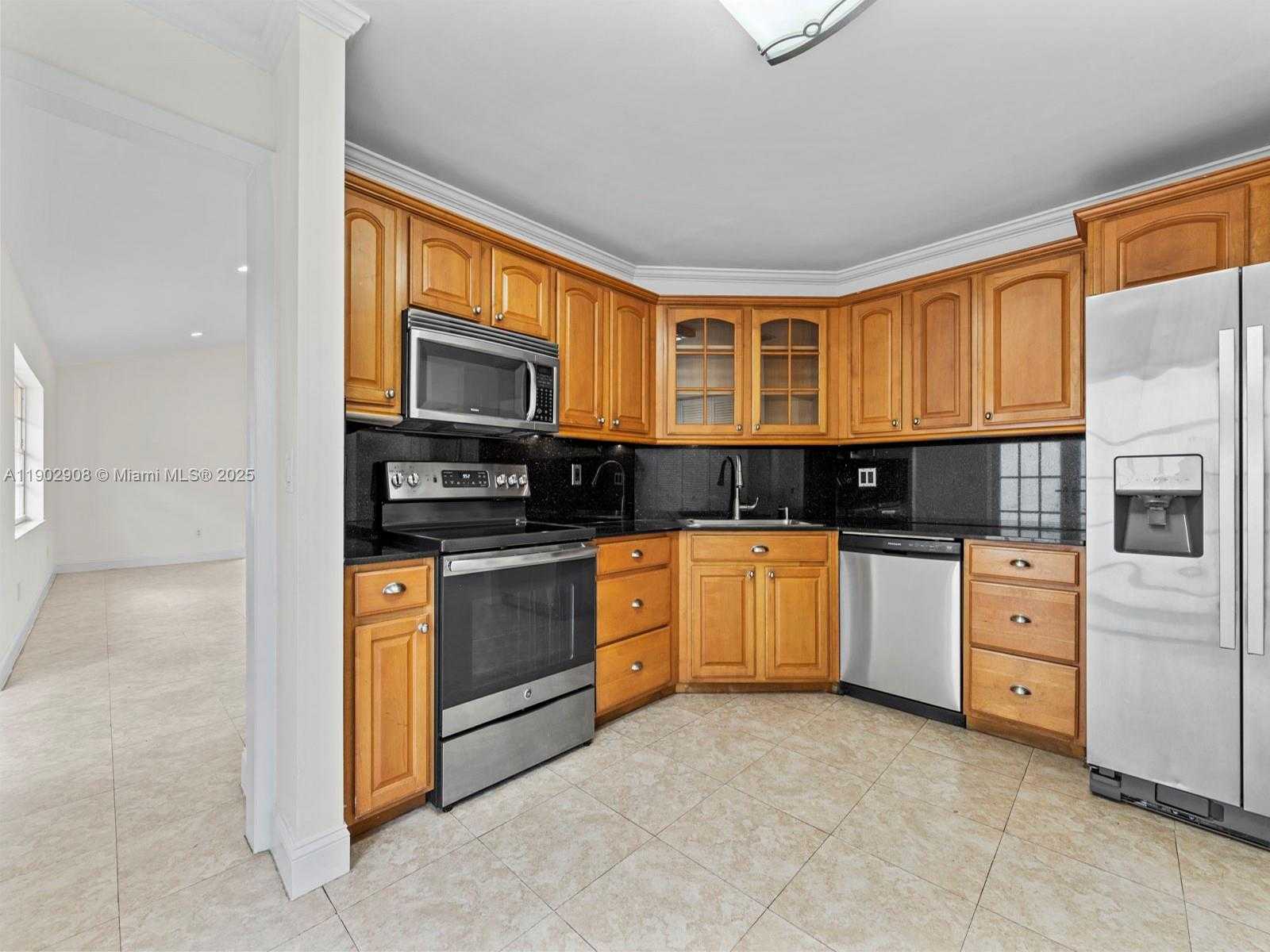 Small Image of 9947 NORTH WEST 47TH TER, Doral Number 4