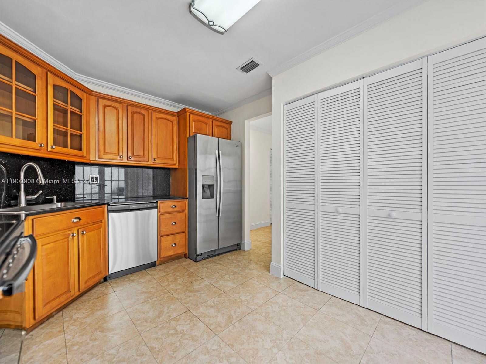 Small Image of 9947 NORTH WEST 47TH TER, Doral Number 6