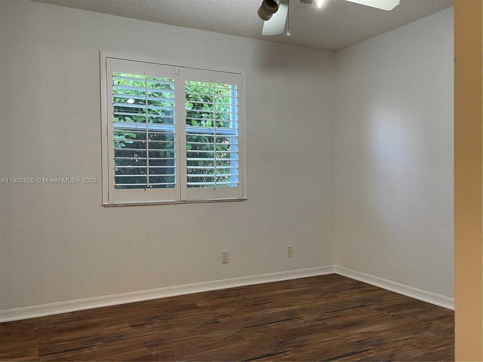 Small Image of 785 HERON RD #785, Weston Number 11