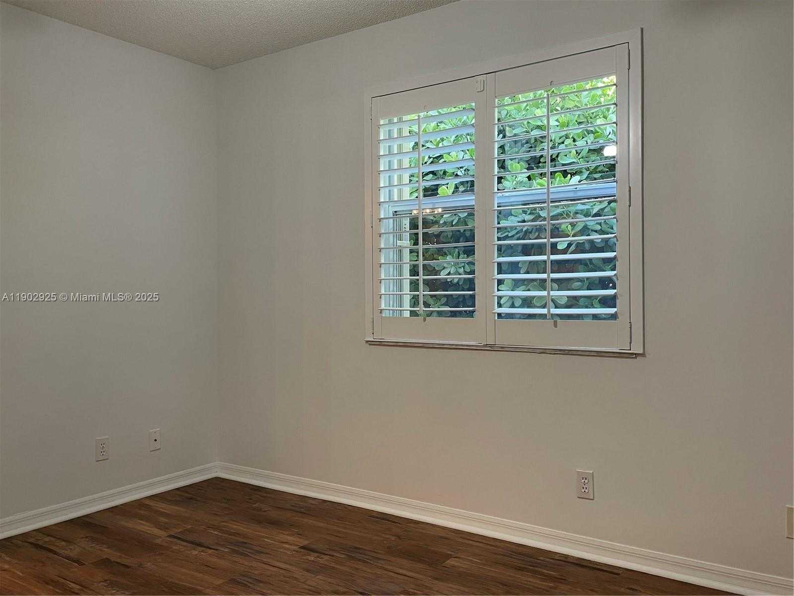 Small Image of 785 HERON RD #785, Weston Number 12