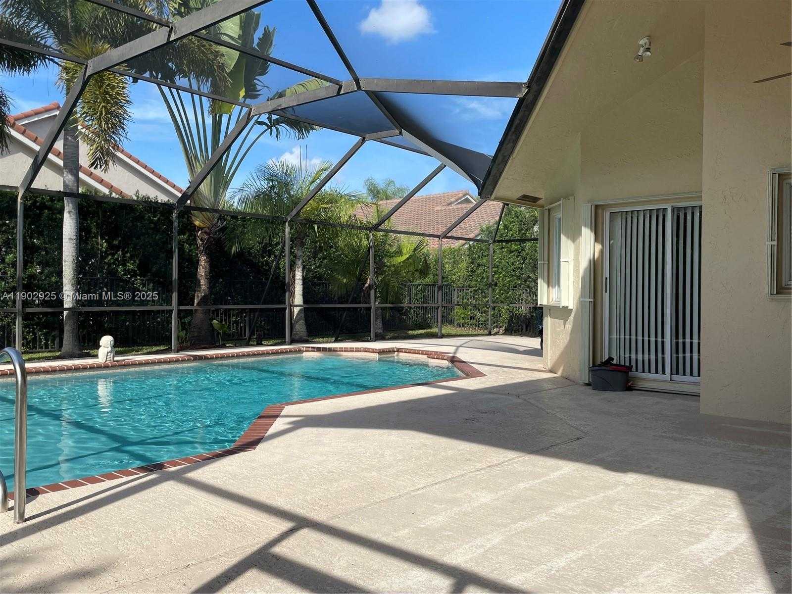 Small Image of 785 HERON RD #785, Weston Number 14