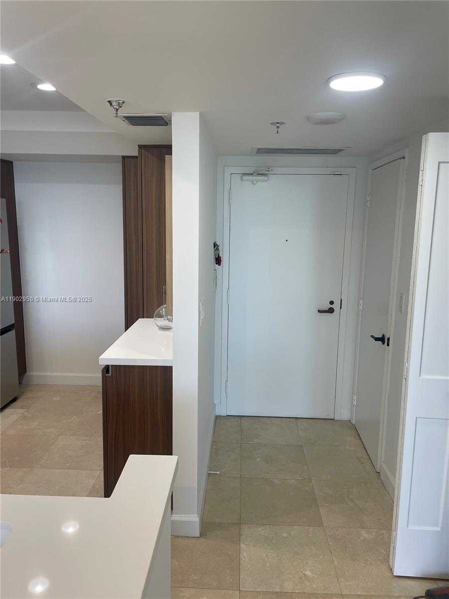 Small Image of 520 BRICKELL KEY DR #A1911, Miami Number 12