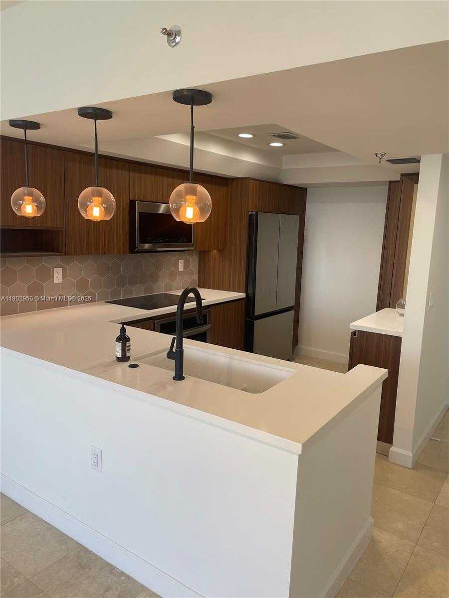 Small Image of 520 BRICKELL KEY DR #A1911, Miami Number 6