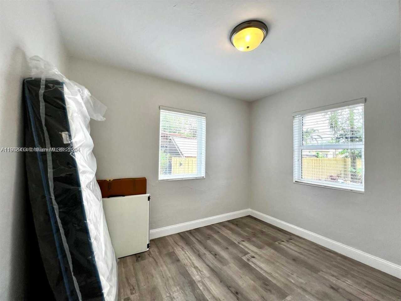 Small Image of 5924 SOUTH WEST 41ST ST, Miami Number 13