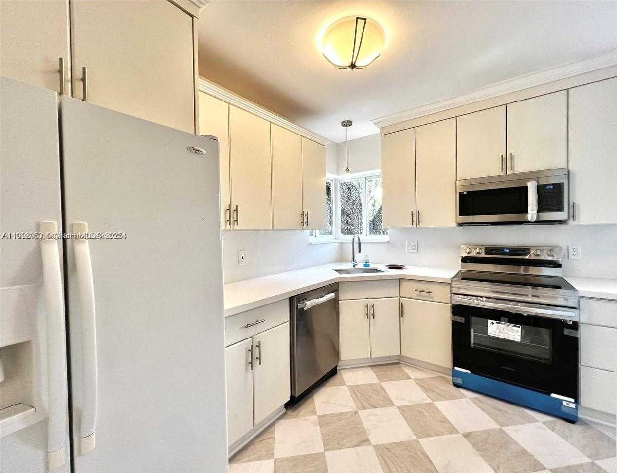 Small Image of 5924 SOUTH WEST 41ST ST, Miami Number 4