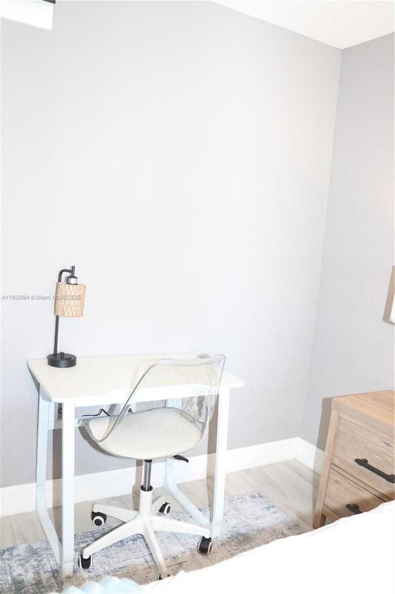 Imagen de Pequeño Objeto