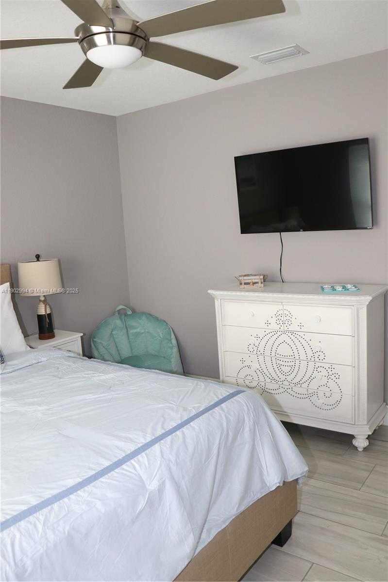 Imagen de Pequeño Objeto