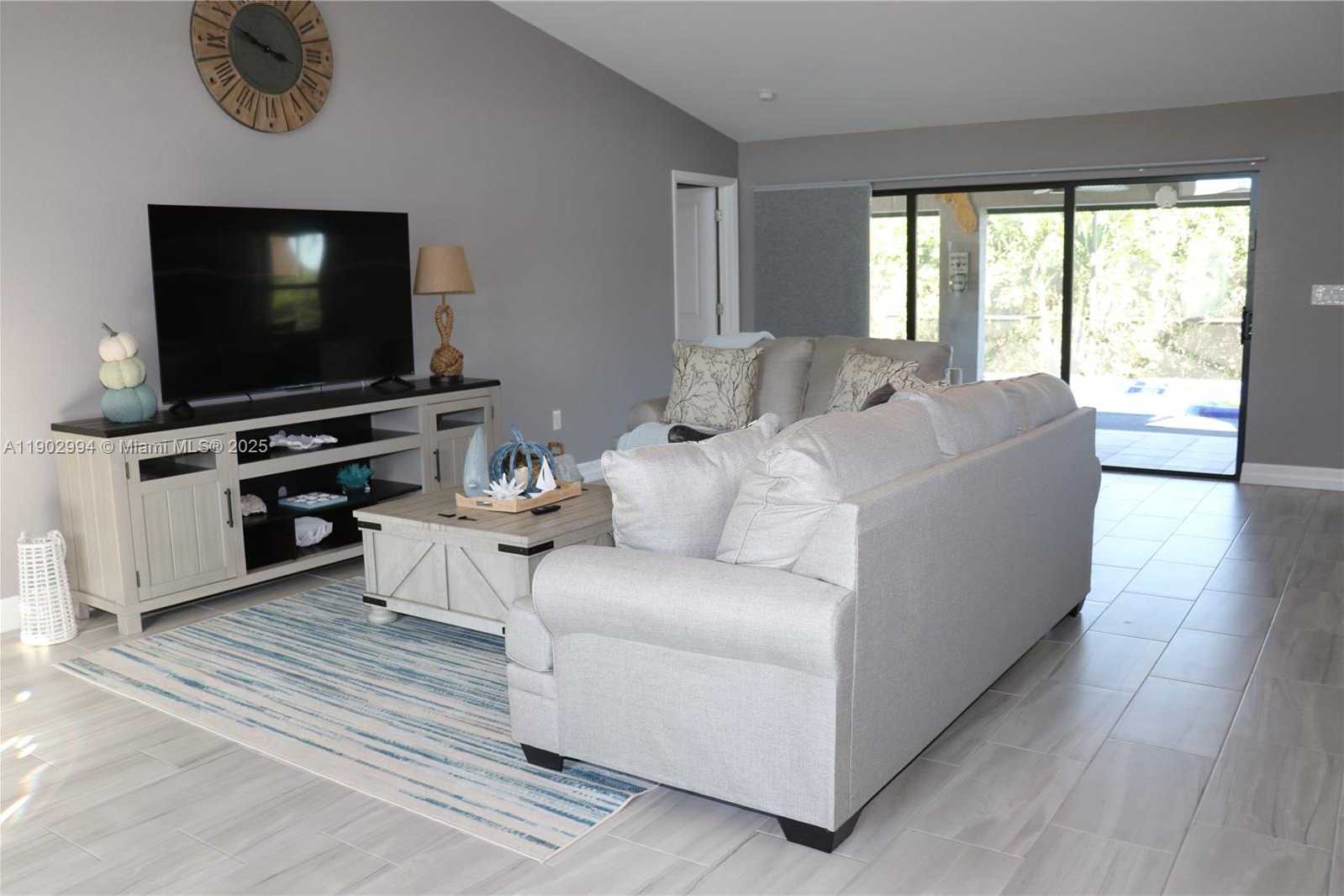 Imagen de Pequeño Objeto