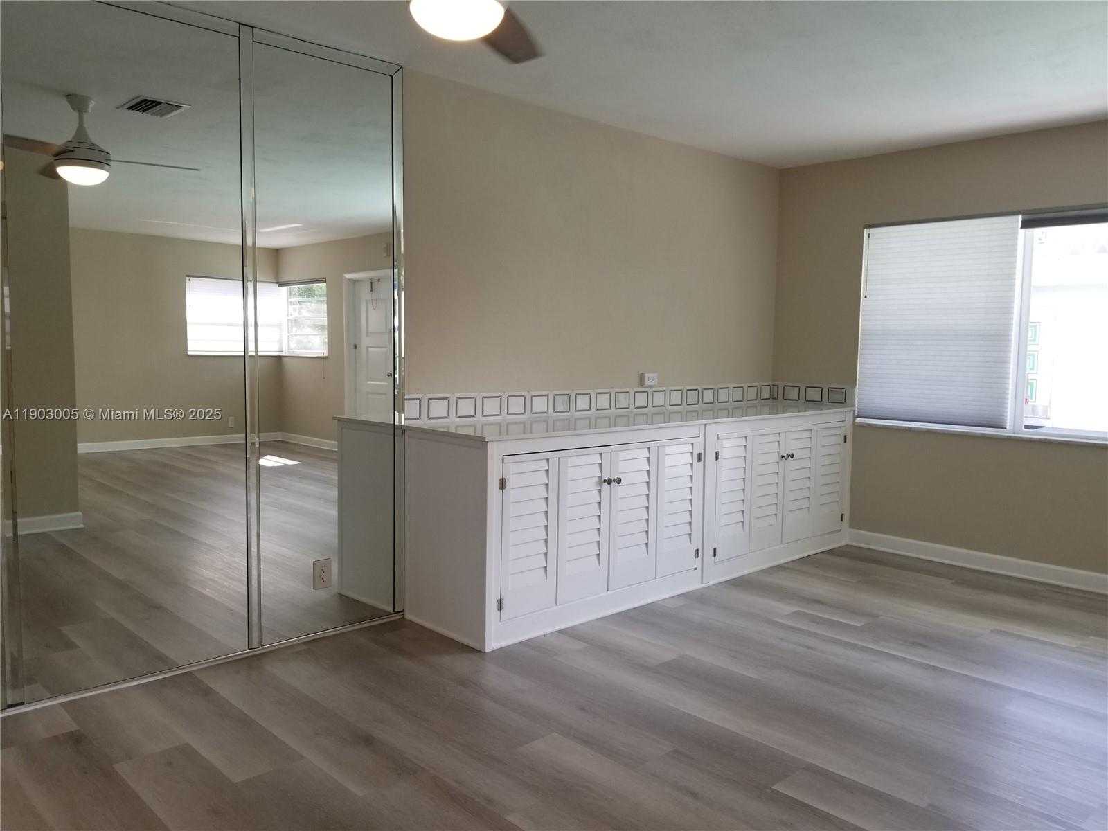 Small Image of 1005 SOUTH 17TH AVE #1, Hollywood Number 7