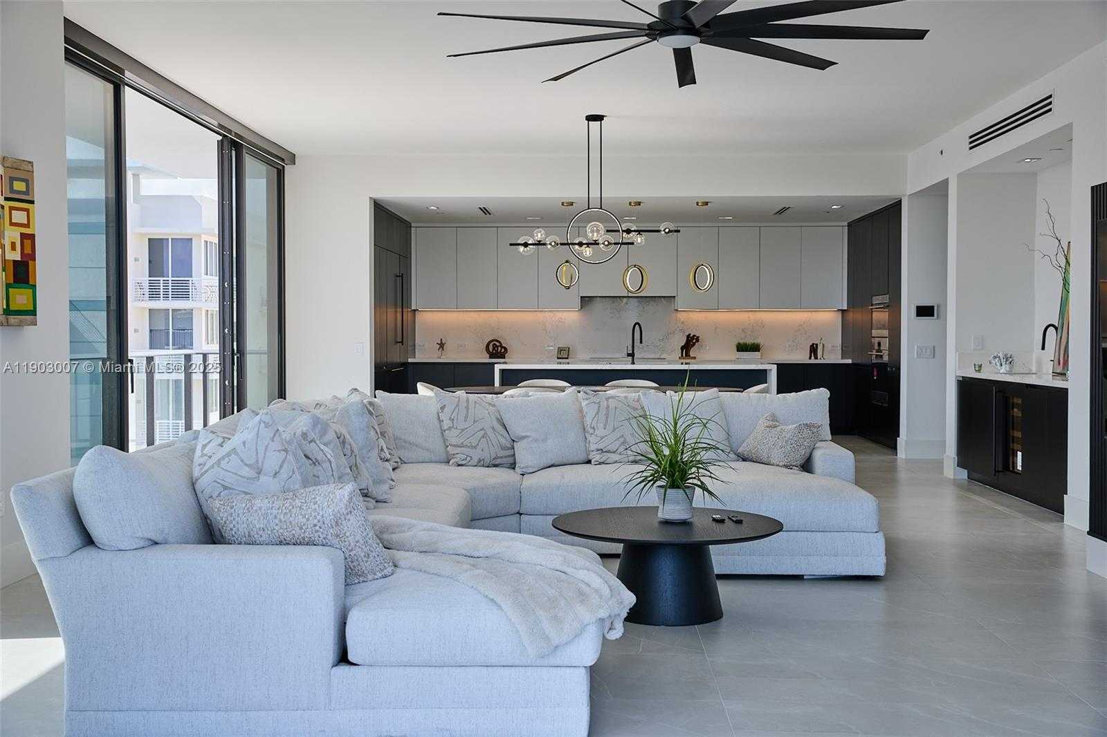 Imagen de Pequeño Objeto