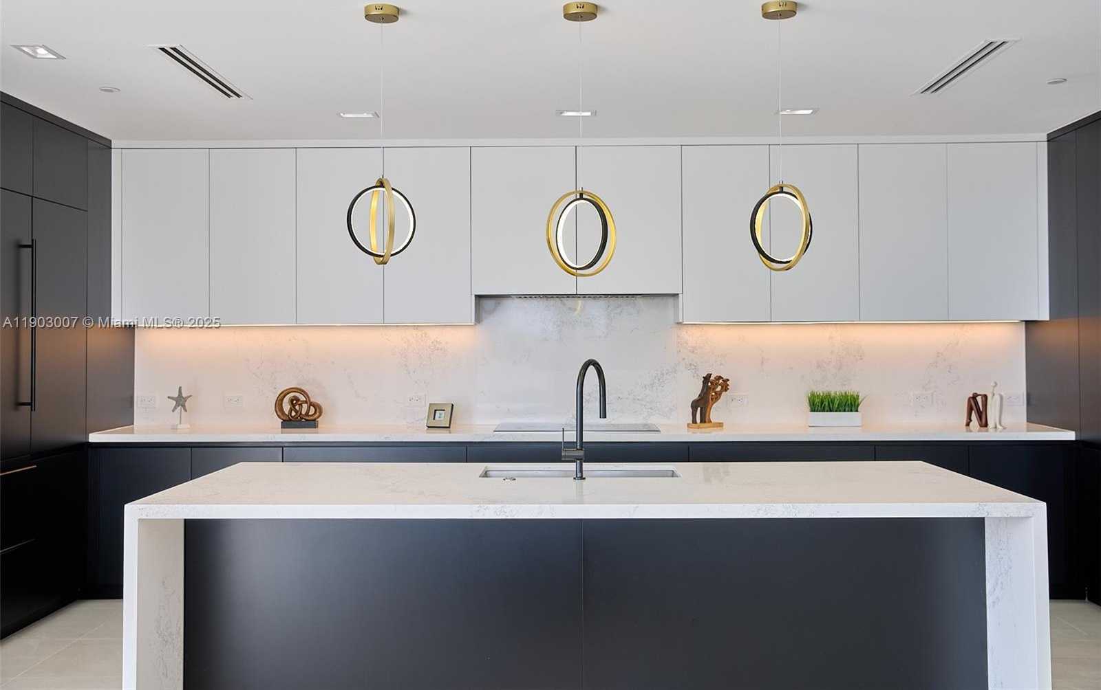 Imagen de Pequeño Objeto