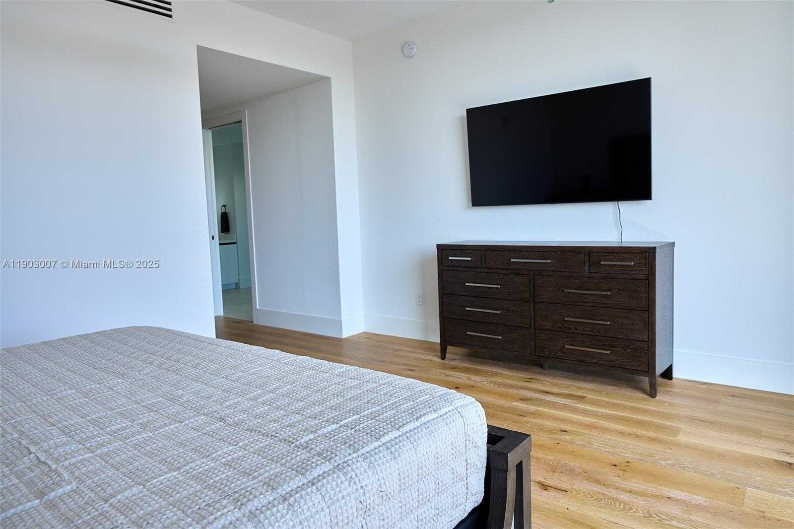 Imagen de Pequeño Objeto