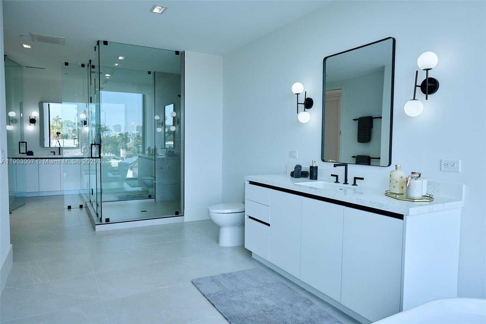 Imagen de Pequeño Objeto