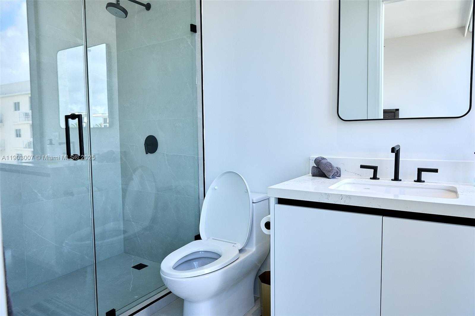 Imagen de Pequeño Objeto