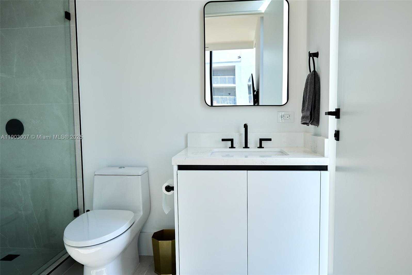 Imagen de Pequeño Objeto