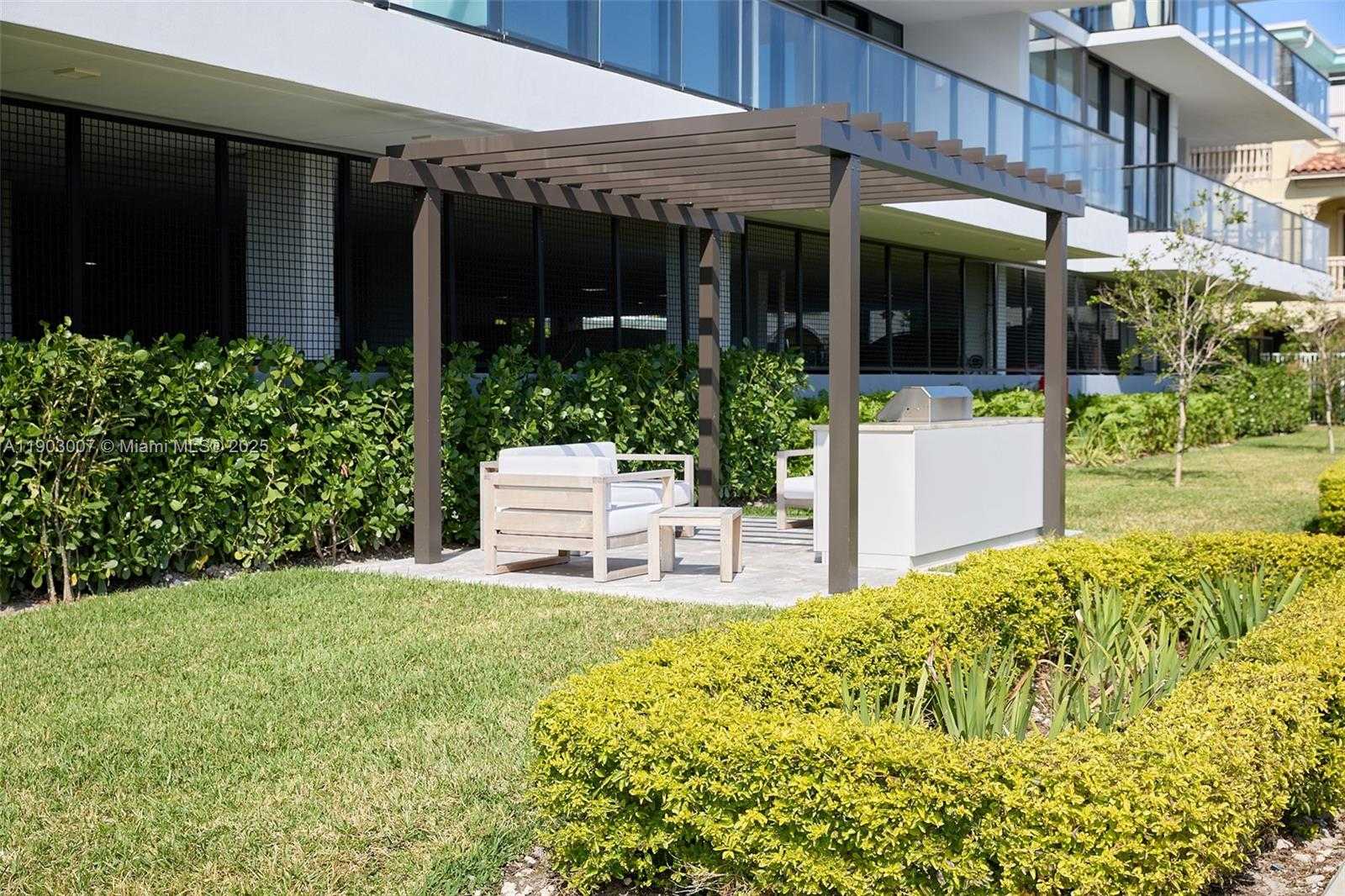 Imagen de Pequeño Objeto