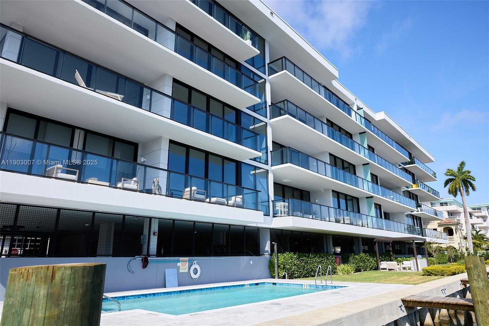 Imagen de Pequeño Objeto