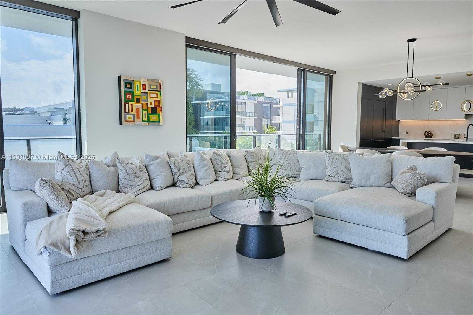 Imagen de Pequeño Objeto