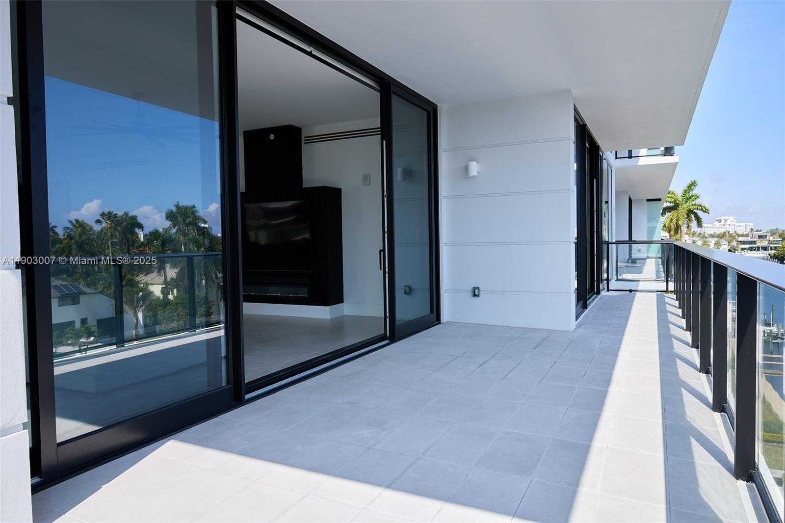 Imagen de Pequeño Objeto