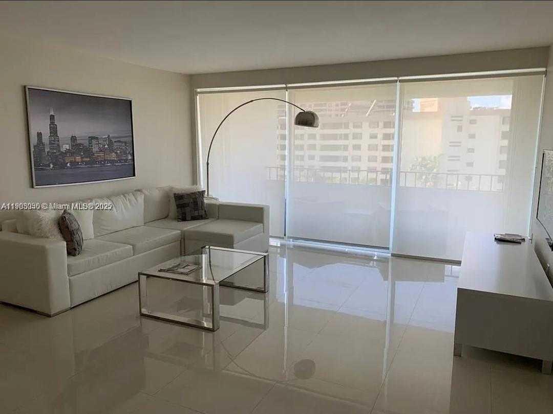 Imagen de Pequeño Objeto