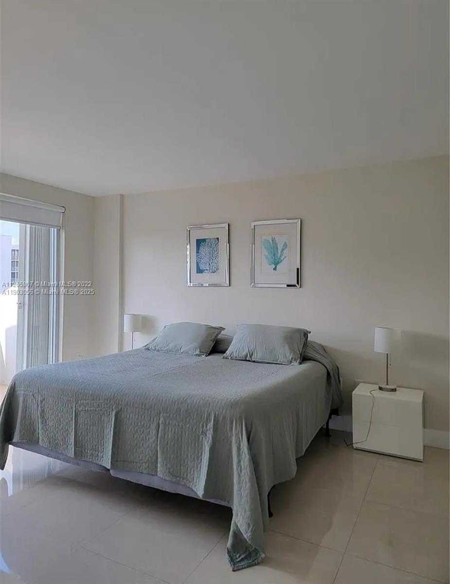 Imagen de Pequeño Objeto