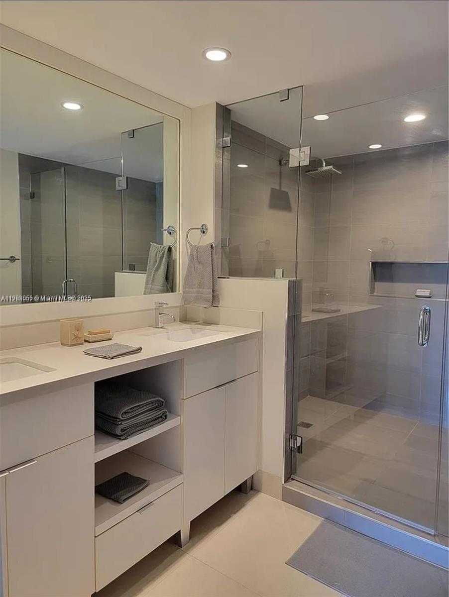 Imagen de Pequeño Objeto