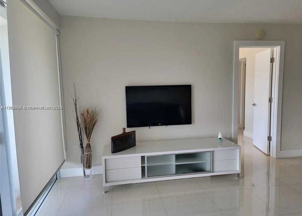 Imagen de Pequeño Objeto