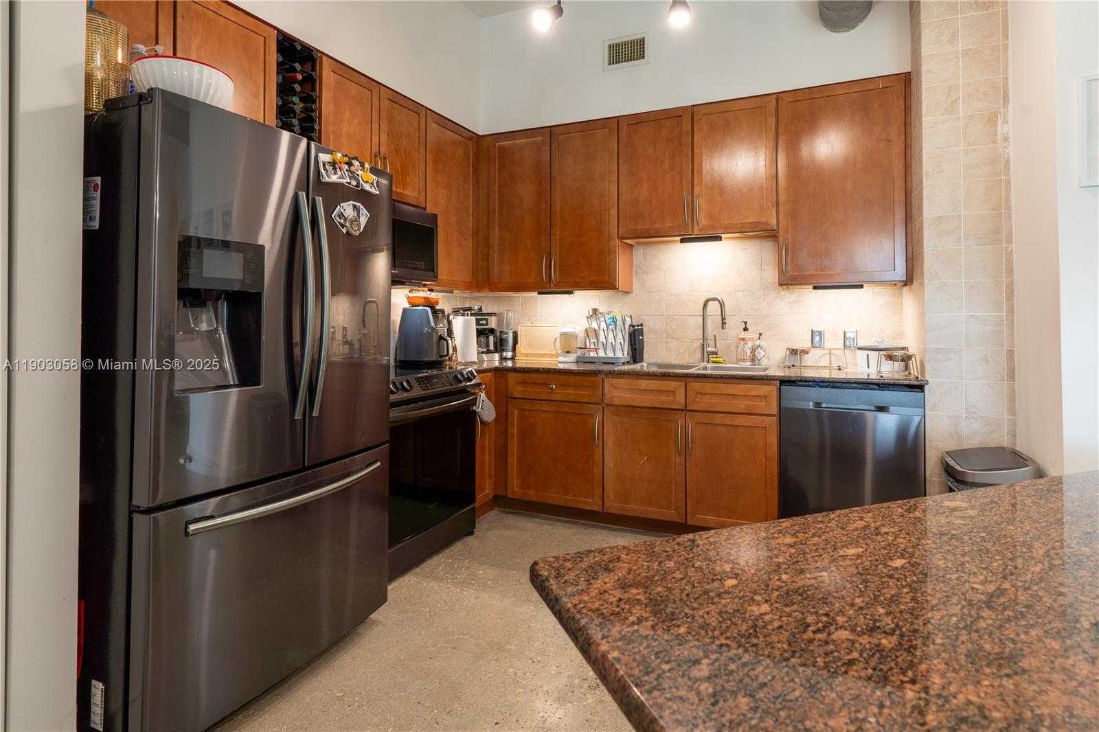 Small Image of 2001 BISCAYNE BLVD #2509, Miami Number 12