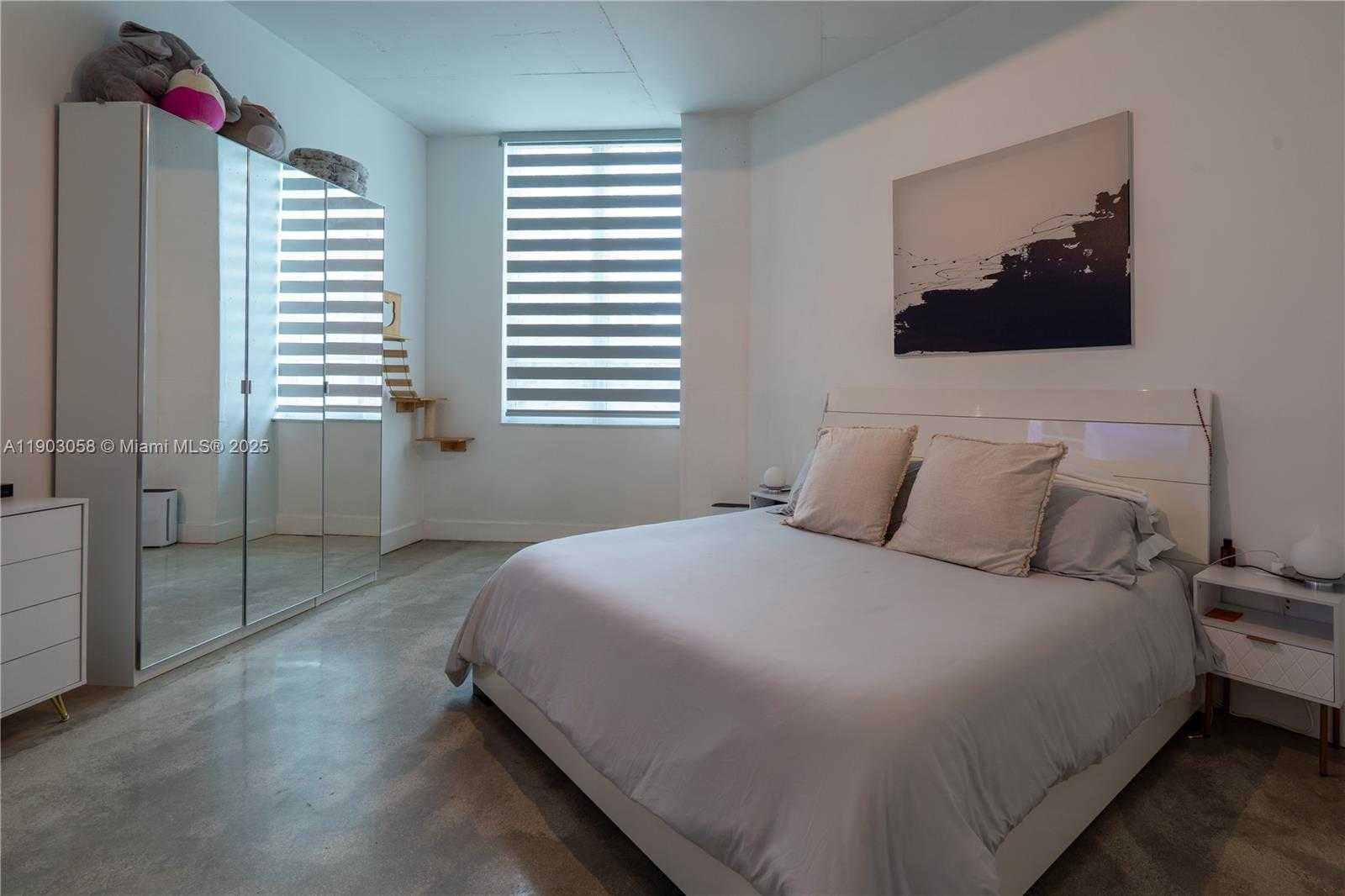 Small Image of 2001 BISCAYNE BLVD #2509, Miami Number 16