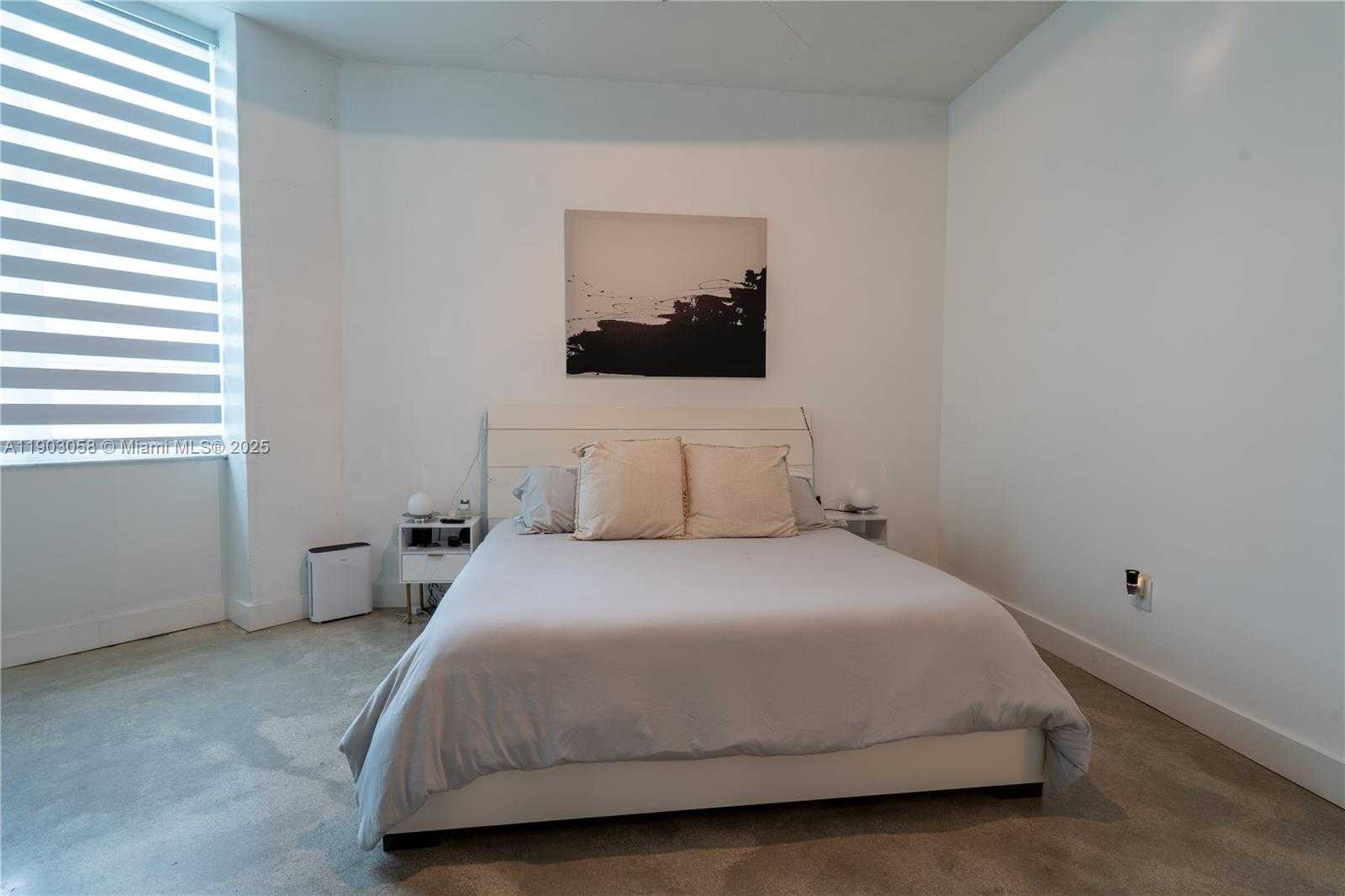 Small Image of 2001 BISCAYNE BLVD #2509, Miami Number 17