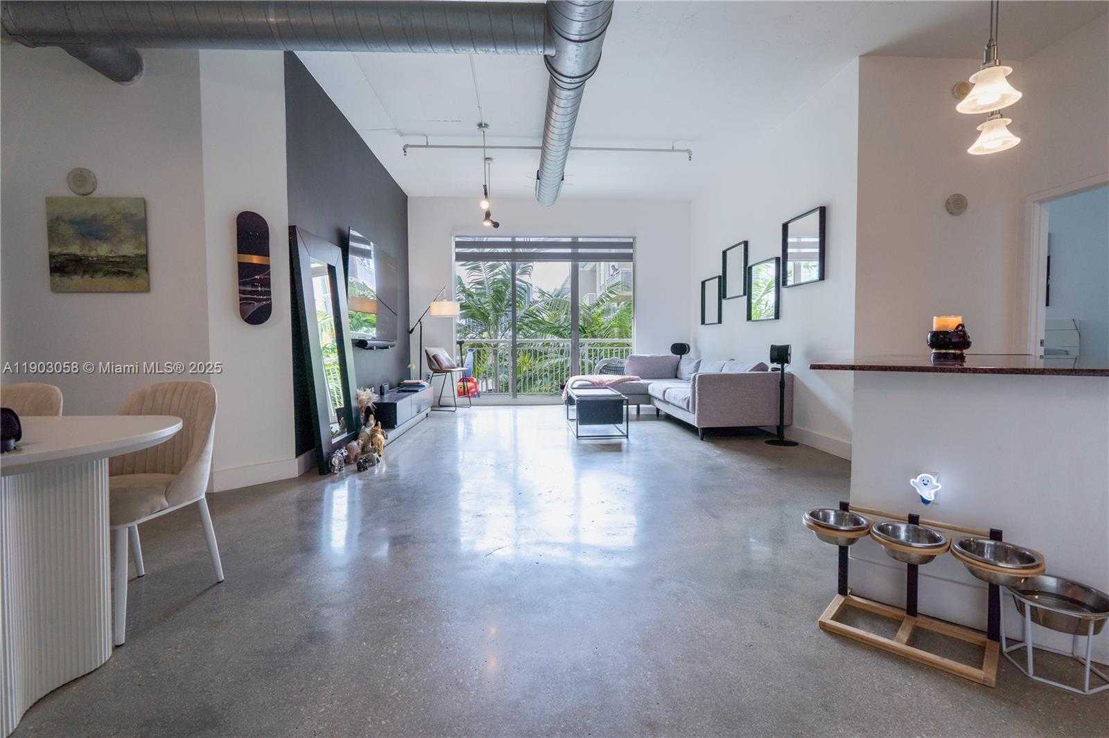 Small Image of 2001 BISCAYNE BLVD #2509, Miami Number 2