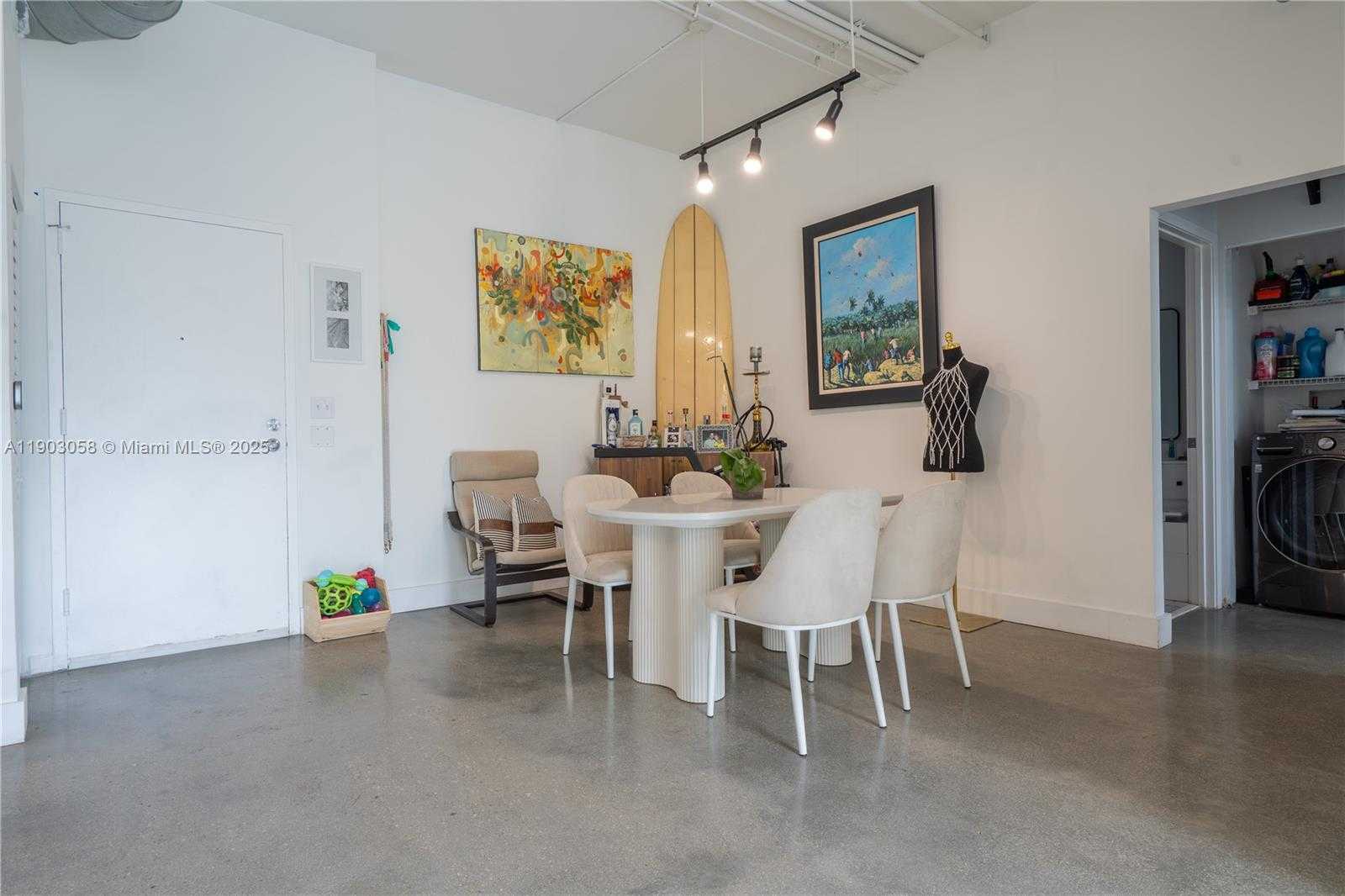 Small Image of 2001 BISCAYNE BLVD #2509, Miami Number 3