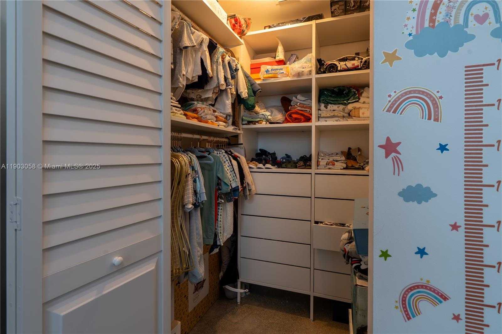 Small Image of 2001 BISCAYNE BLVD #2509, Miami Number 31