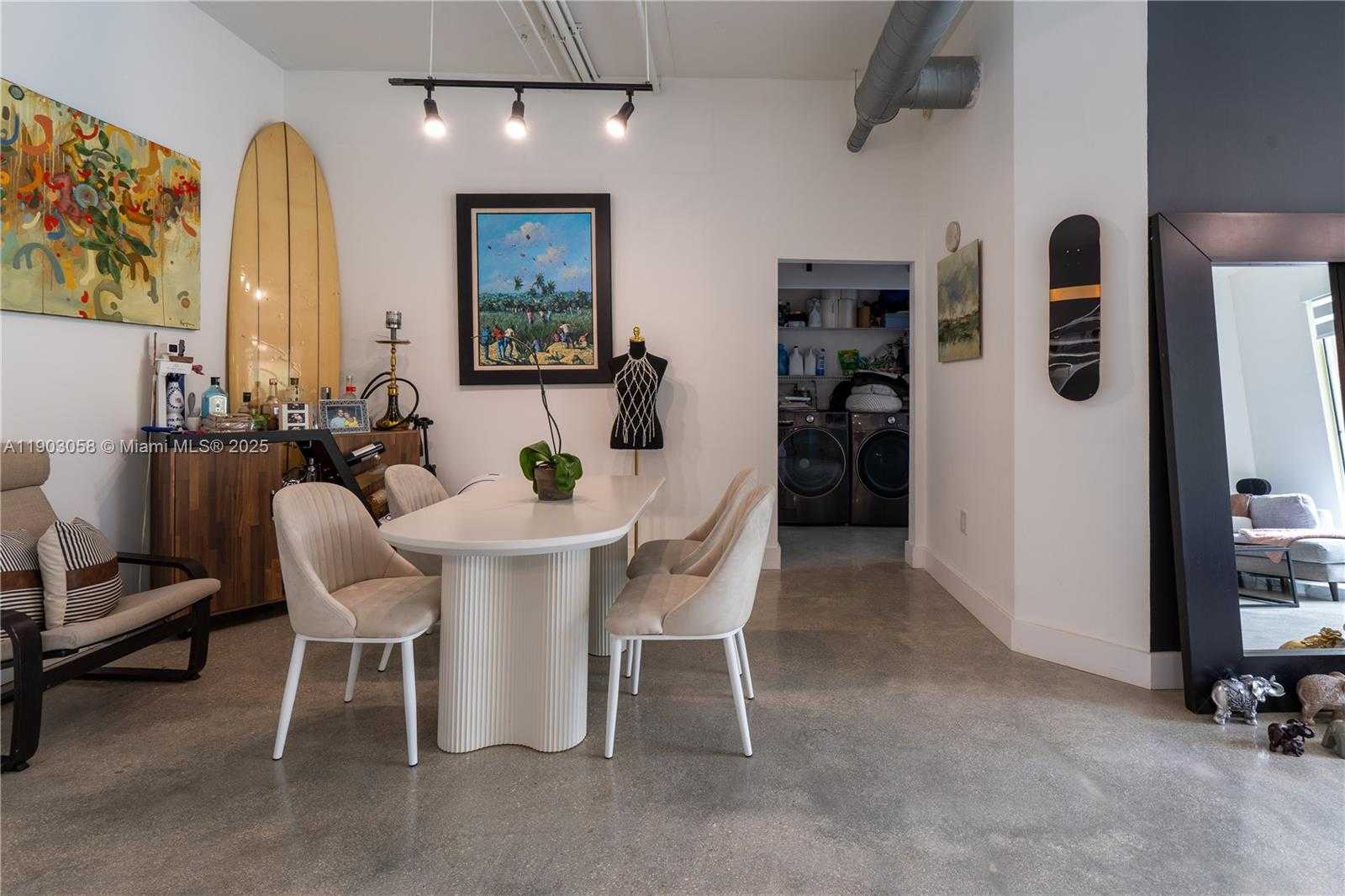 Small Image of 2001 BISCAYNE BLVD #2509, Miami Number 9