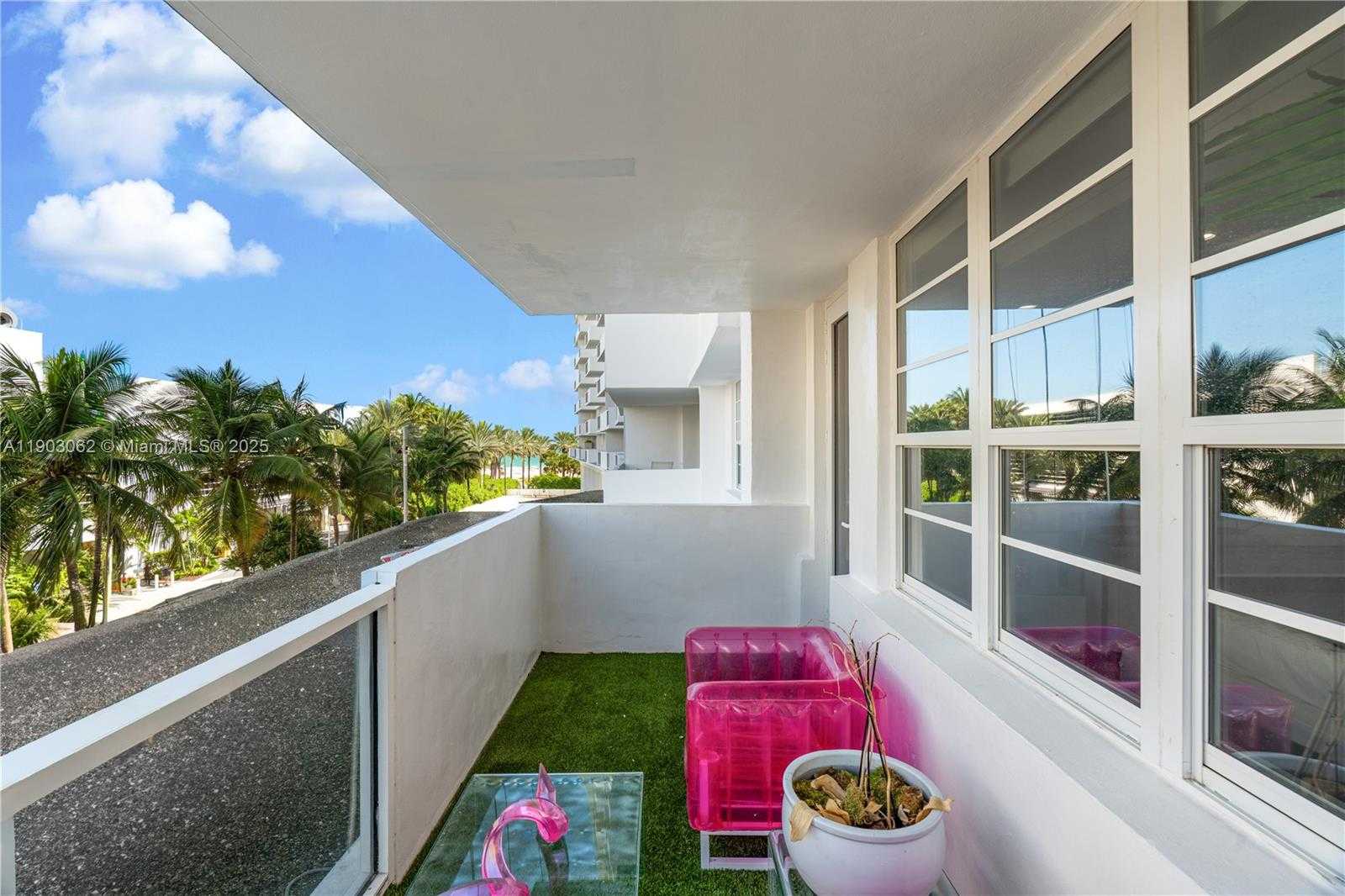 Imagen de Pequeño Objeto