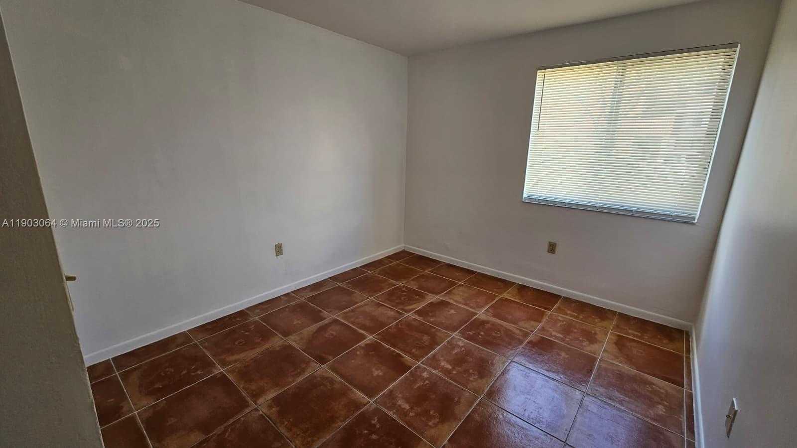 Small Image of 10249 NORTH WEST 9TH STREET CIR #109-8, Miami Number 21