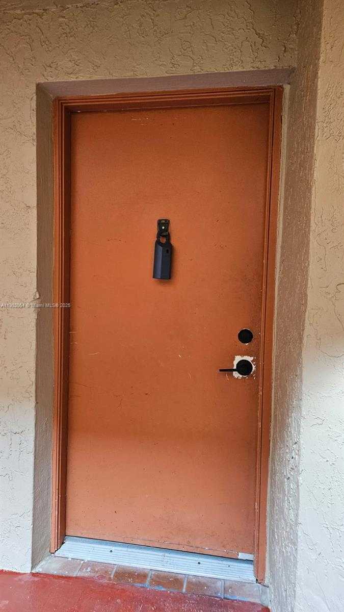 Small Image of 10249 NORTH WEST 9TH STREET CIR #109-8, Miami Number 4