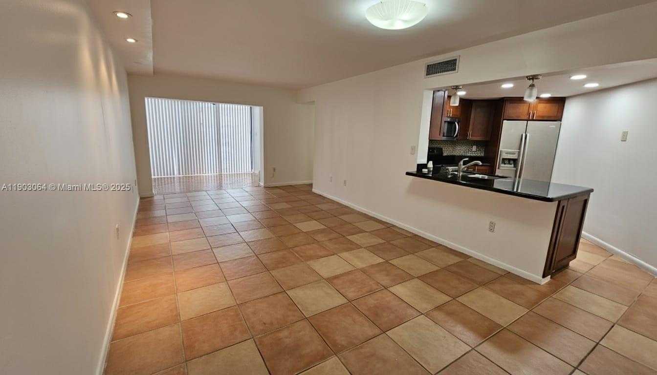 Small Image of 10249 NORTH WEST 9TH STREET CIR #109-8, Miami Number 5