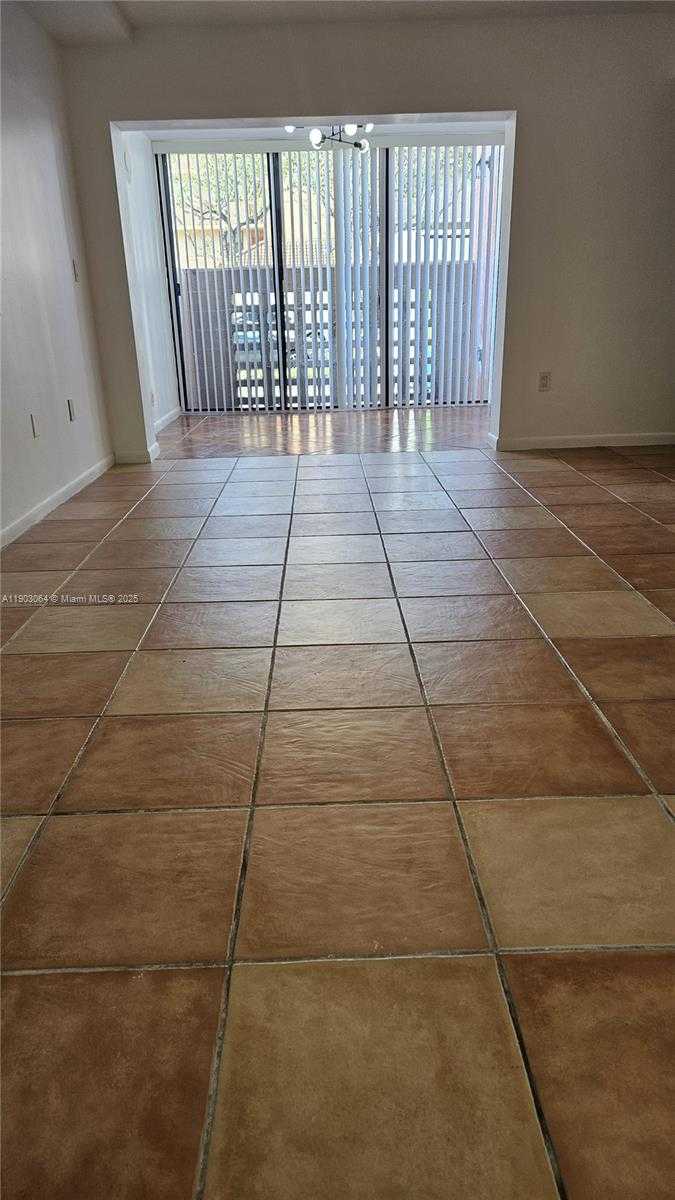 Small Image of 10249 NORTH WEST 9TH STREET CIR #109-8, Miami Number 7