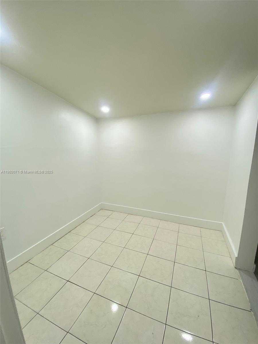 Small Image of 2024 NORTH EAST 183RD ST, North Miami Beach Number 18